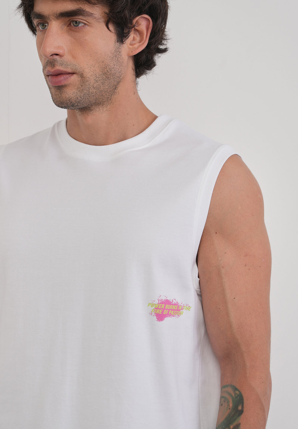 White Aura Flow Tank