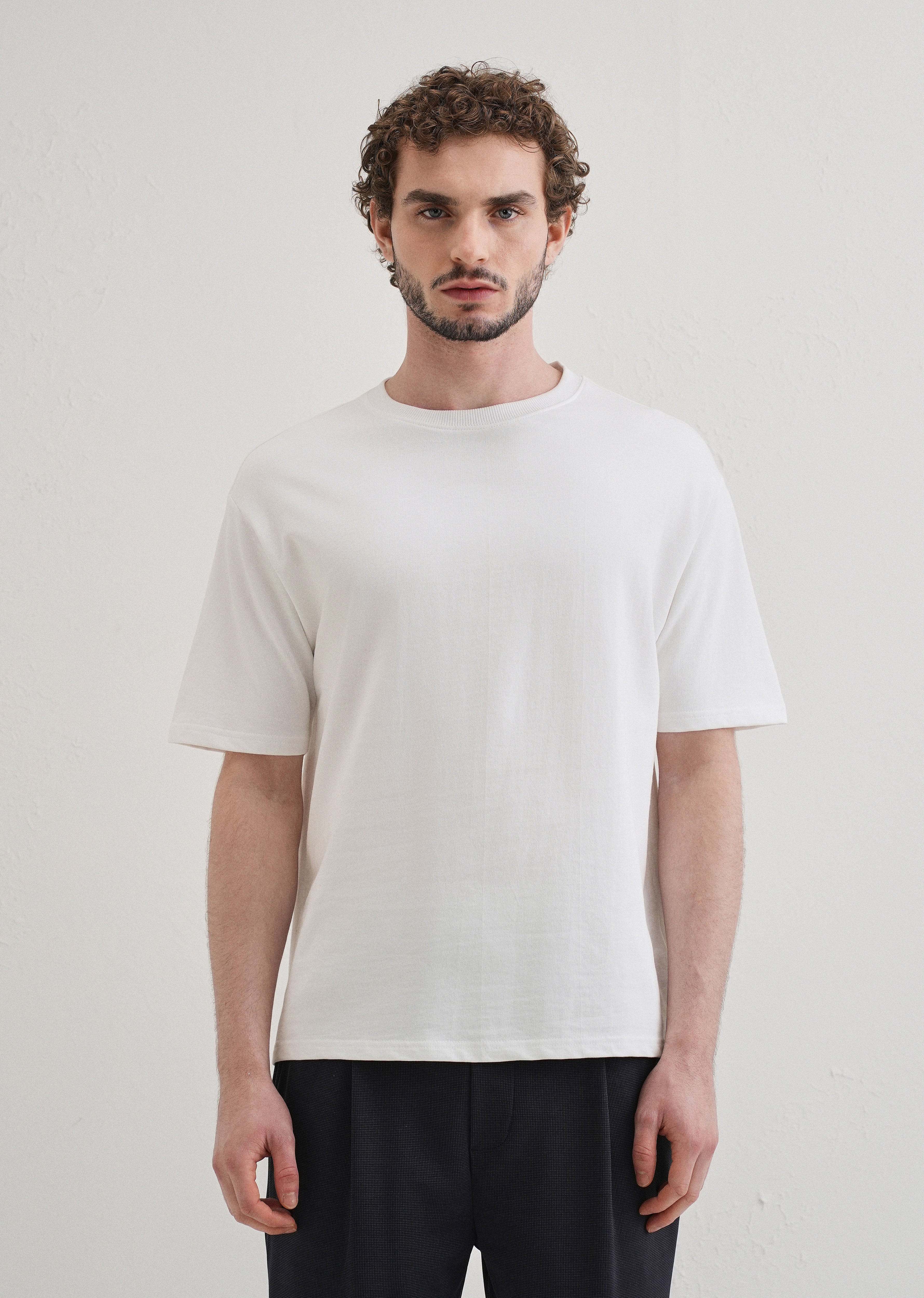 White Basic Relaxed Fit T-shirt