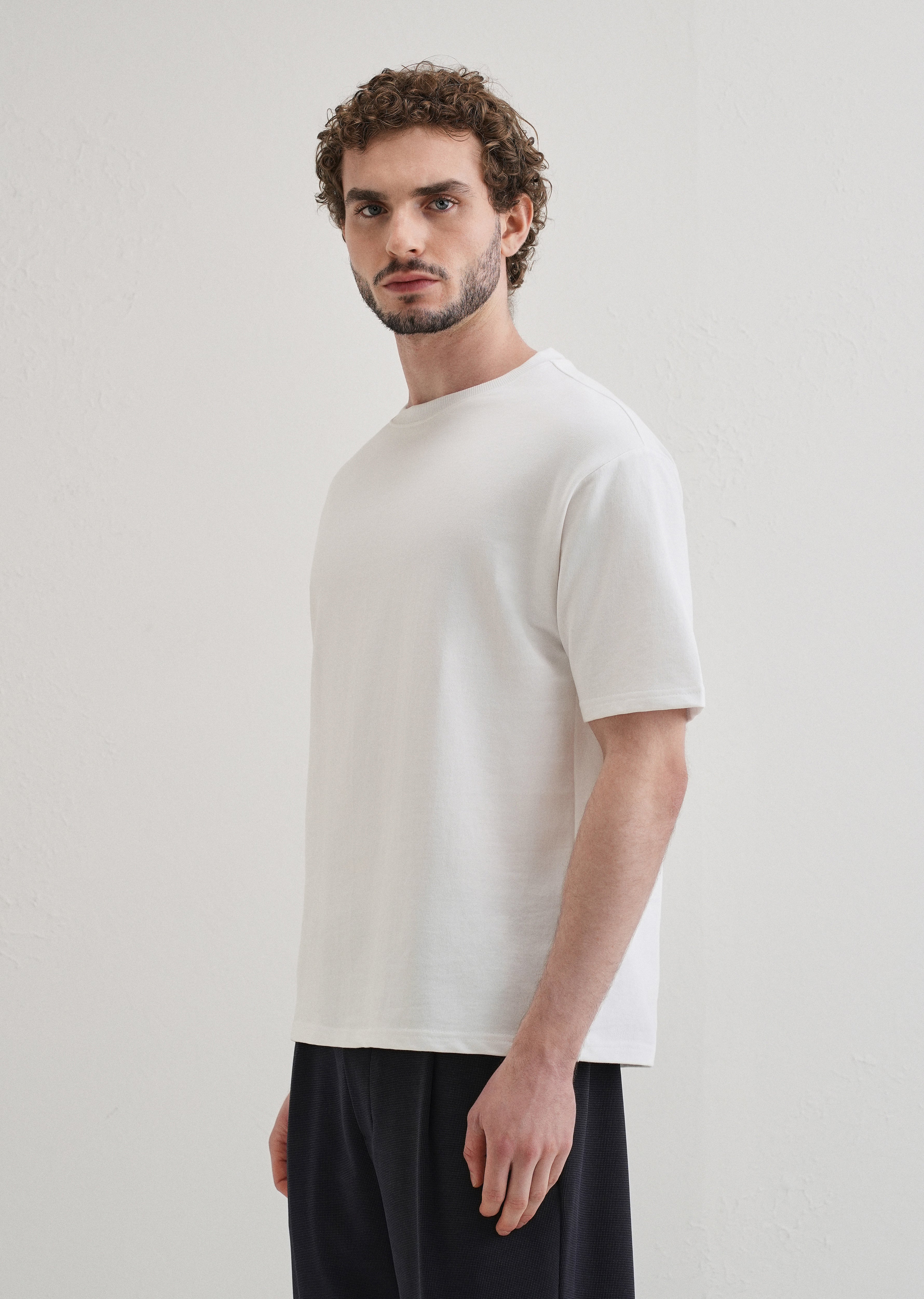 White Basic Relaxed Fit T-shirt