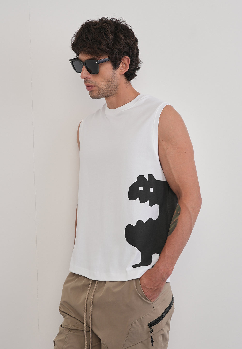 White Lo-Fi Living Tank