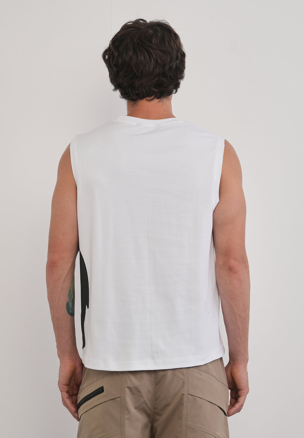 White Lo-Fi Living Tank