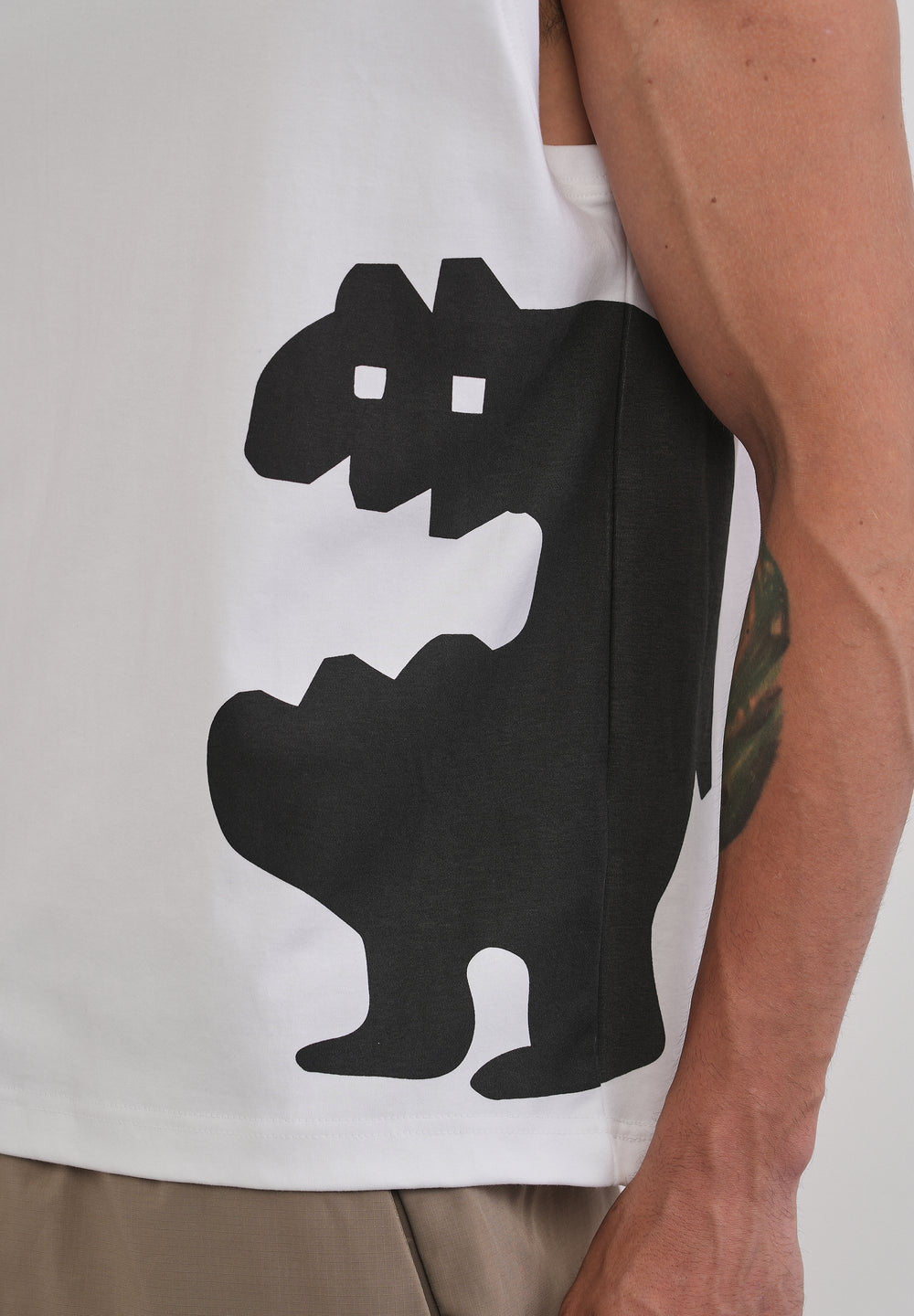 White Lo-Fi Living Tank