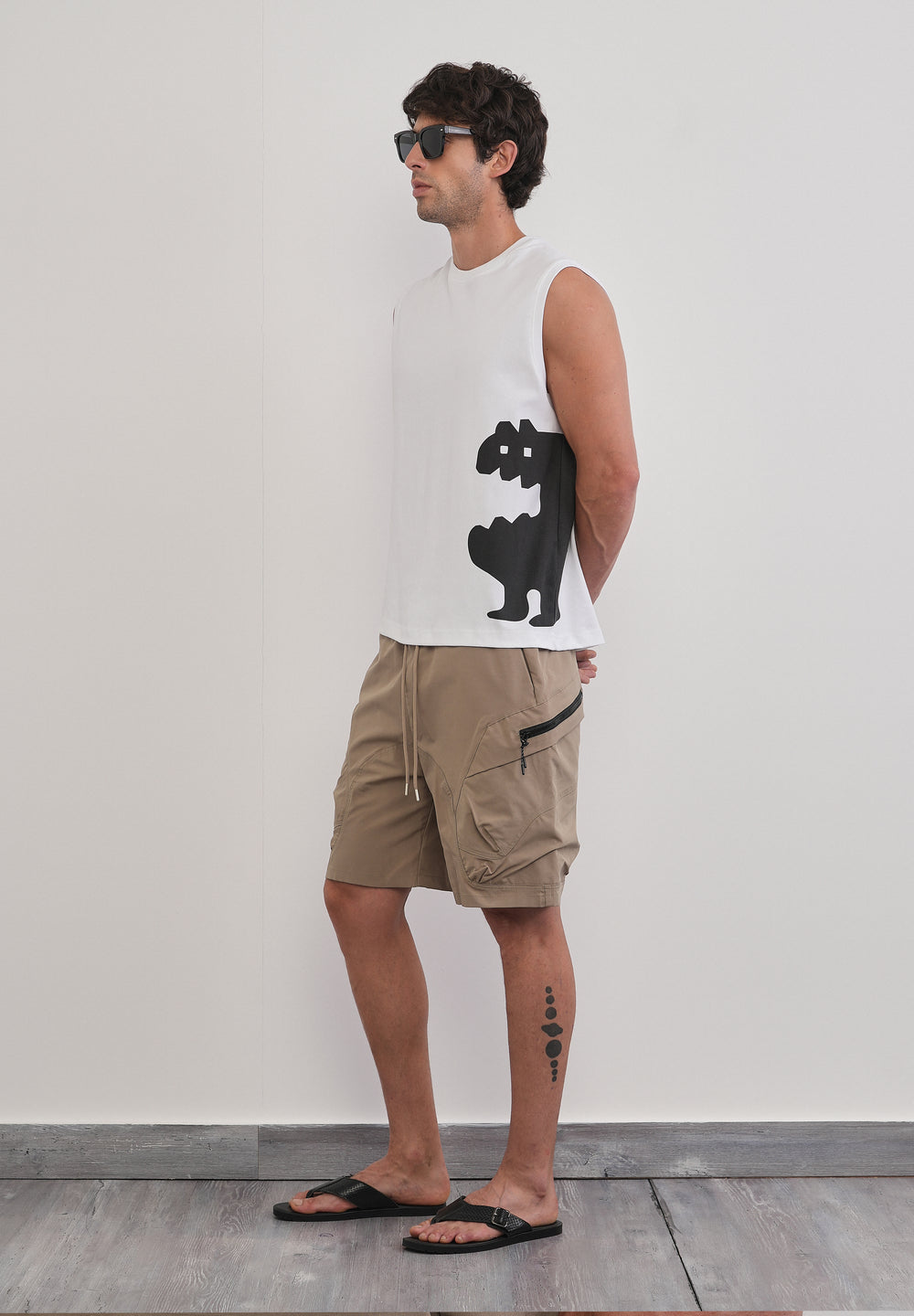 White Lo-Fi Living Tank