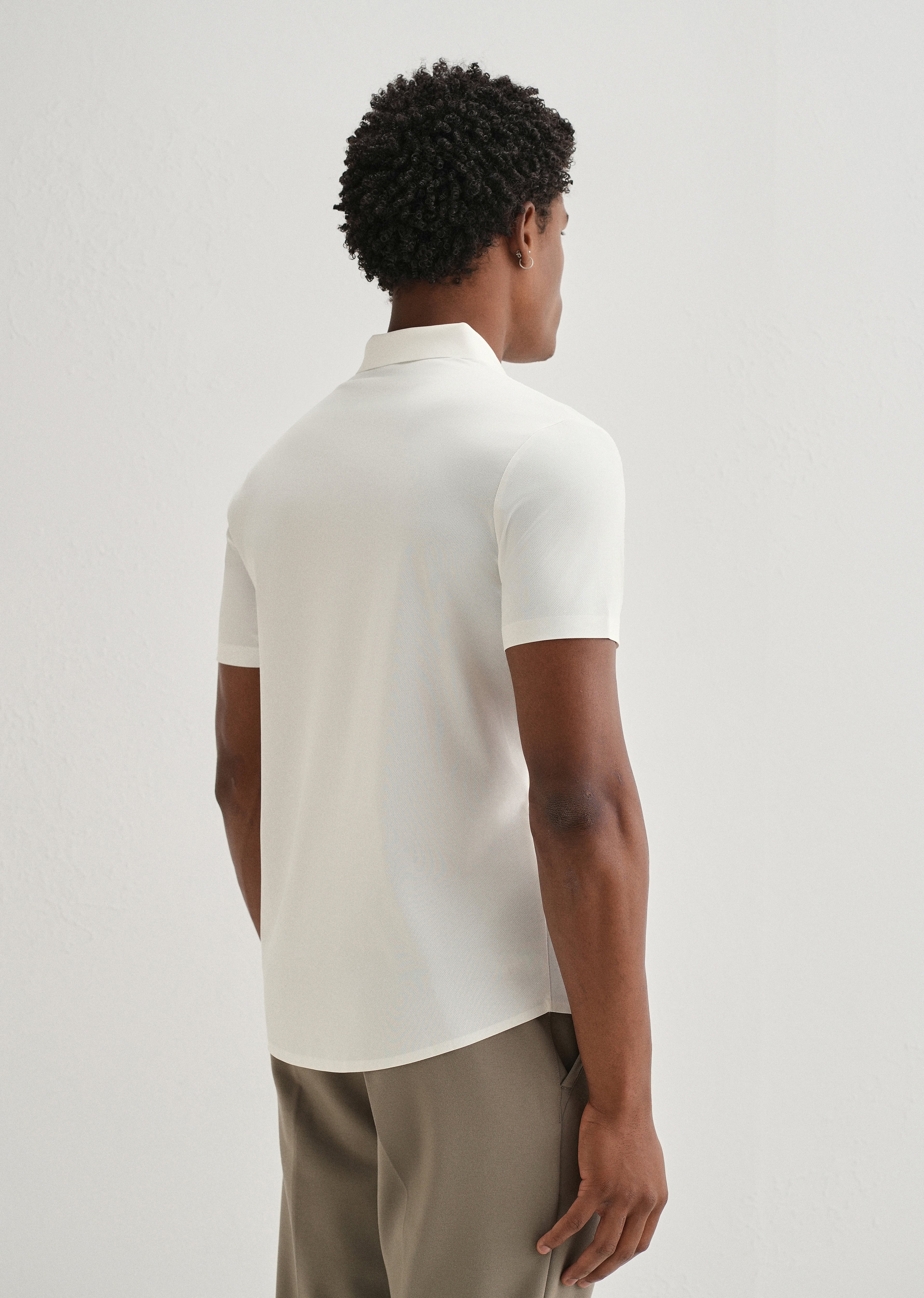 White Stitchless Half Sleeve Shirt